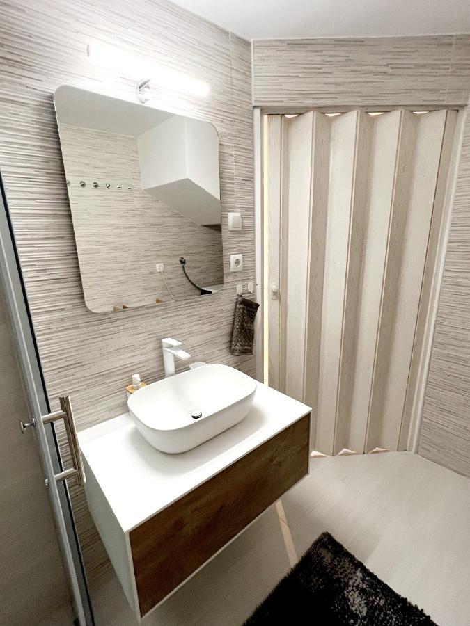 Little Home Banjol Екстер'єр фото
