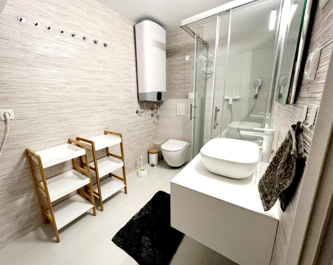 Little Home Banjol Екстер'єр фото